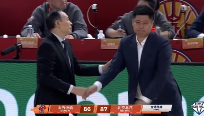 看了翟晓川双腿缠满绷带的照片，才知道，山西队为什么成不了豪门